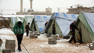 Siria, MSF: allarme inverno per 75.000 siriani bloccati al confine con la Giordania