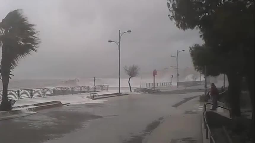 Calabria flaggellata dal maltempo, una vittima