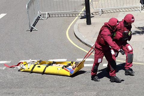 Londra: spari davanti al Parlamento. Due morti