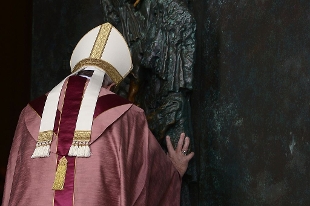 Giubileo: Papa Francesco apre la porta Santa nella Basilica di San Giovanni - VIDEO
