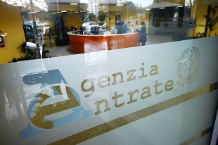 Tangenti: arrestato a Genova il Direttore provinciale Agenzia delle Entrate