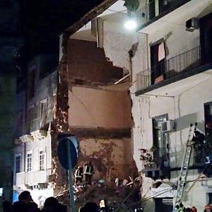 Catania: crolla una palazzina. Un morto e quattro feriti