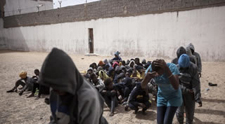 Libia: traffico di esseri umani e prigioni clandestine