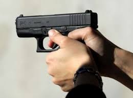 USA: poliziotto spara a un 12enne che giocava con una finta pistola 