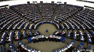 Parlamentari europei e diritto al vitalizio a 63 anni