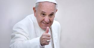 Papa Francesco: 'La famiglia non e' conservatrice ne' progressista. La famiglia e' famiglia'