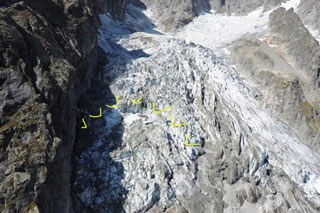 Courmayeur evacuata a causa del rischio crolli del ghiacciaio Planpincieux