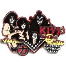 Hard Rock Cafe' Roma: una notte da Kiss, la rock band firma la nuova t-shirt signature