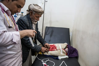 Yemen: bombardamenti e costi dei trasporti impediscono di accedere alle cure mediche