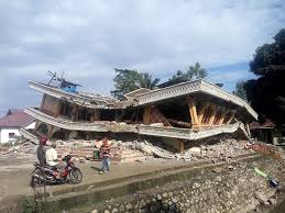 Indonesia: terremoto 6.4 - 52 vittime e decine di dispersi