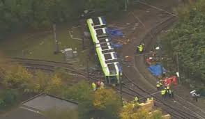 Londra, incidente tramviario: 5 morti e decine di feriti