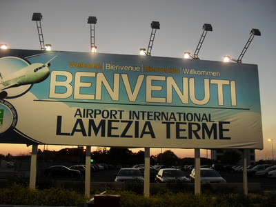 Lamezia Terme: arrestati i vertici della societa' che gestisce l' aeroporto