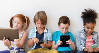 Adolescenti: lo smartphone è come una droga