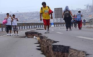 Cile: terribile terremoto, avvertito anche in Peru' e Argentina. Si teme uno tsunami