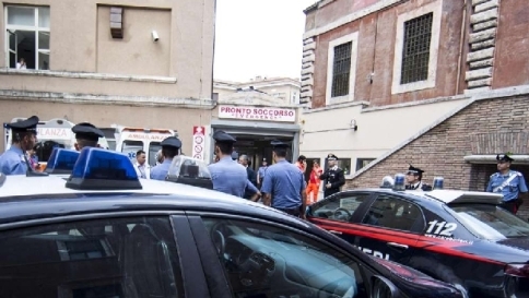 Napoli: rione Conocal, scontri a fuoco in strada fra bande rivali. 12 arrestati