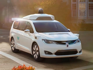 Migliaia di Chrysler saranno fornite da FCA a Google per lanciare i taxi a guida autonoma