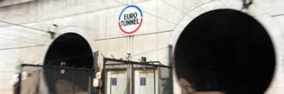 Migrante di 20 anni muore fulminato nell' Eurotunnel 