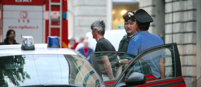 Lecce: uomo si introduce a casa della ex e minaccia strage. Arrestato