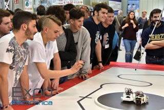 Modena, al via le 'Olimpiadi robotiche': quattro le scuole in gara. Sfida tra programmatori in erba