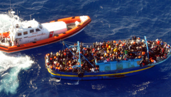 Immigrazione: gli sbarchi continuano ma non se ne parla piu' da giorni