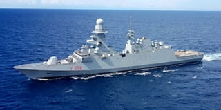 Marina Militare:  la fregata Federico Martinengo in sosta nel porto di Civitavecchia