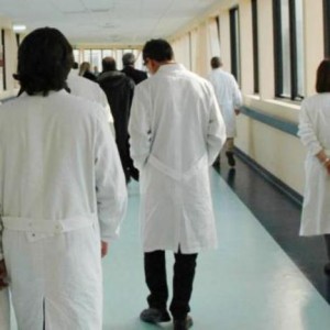 Salerno: bimba di otto mesi arriva morta in ospedale. Indagati i genitori