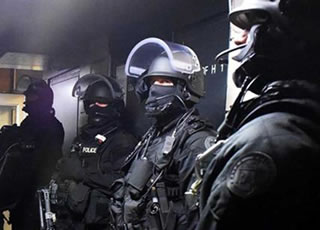 Parigi: arrestato l'uomo che aveva sequestrato alcuni ostaggi