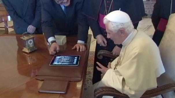Twitter: dopo 'pope2you' arriva '@pontifex'. Il Papa è online