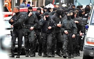Francia: 5.000 fra poliziotti e militari a protezione delle scuole ebraiche