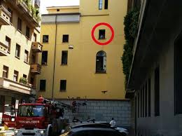 Milano: 22enne si getta dal terzo piano della Questura e muore