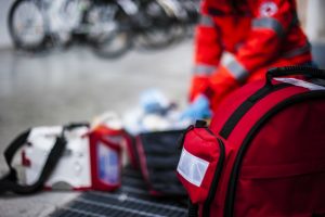 Lago di Como: bimba scivola nel vano motore di un motoscafo e muore