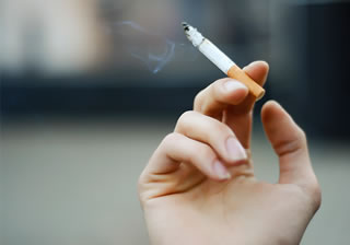 Lotta al tabagismo: il divieto di fumare funziona?