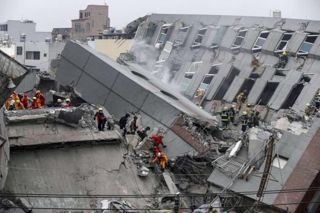 Taiwan: terremoto 6.4. Crollano 5 edifici. 14 morti e 475 feriti