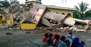 Indonesia: terremoto di magnitudo 6.4 Almeno 12 le vittime