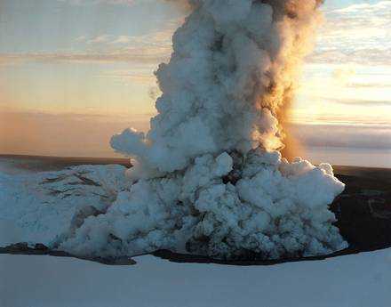 Eruzione in Islanda: il vulcano potrebbe salvarci...