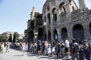 Colosseo e Fori imperiali chiusi: scontro fra governo e sindacati