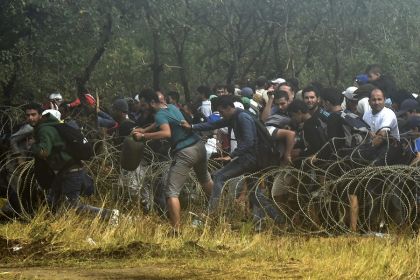 Macedonia, aperta la frontiera 8mila profughi in transito