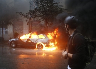 Guerriglia a Milano per il corteo No Expo