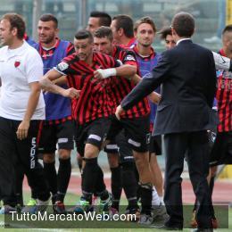 Salernitana Nocerina sospesa al 20' dopo le minacce degli ultra'