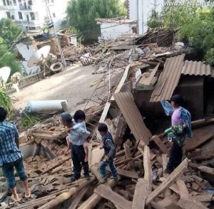 Cina: terremoto provoca ecatombe