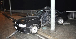 Torino: auto si schianta contro un palo. Morto il conducente ventenne