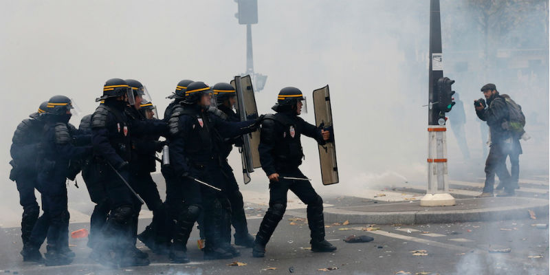 Scontri a Parigi durante la Conferenza sul clima