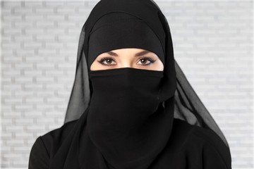 Pordenone: in Comune col Niqab. Multa da 30.000 euro