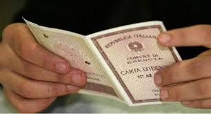 Napoli: arrestate 20 persone per furto di carte d 'identita'