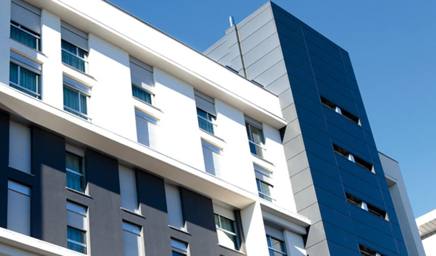 Milano: studente in gita per l 'Expo precipita da una finestra dell 'Hotel e muore