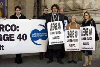 Fecondazione eterologa: il cognome di entrambe le mani per figli nati da coppie omosessuali