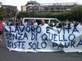 Il precariato e' anticostituzionale. Operatori Infocontact: 'Il lavoro e ' la vita'